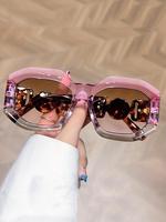 2024 New Fashionable Tinted Lens Sunglasses for Men, Luxury Sunglasses for Women, Simple Matching Glasses for Everyday Use, S...