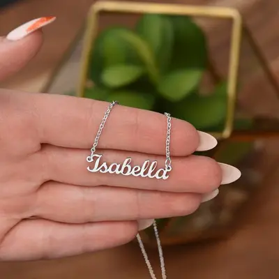 Elegant Custom Name Necklace - A Personal Touch to Your Style