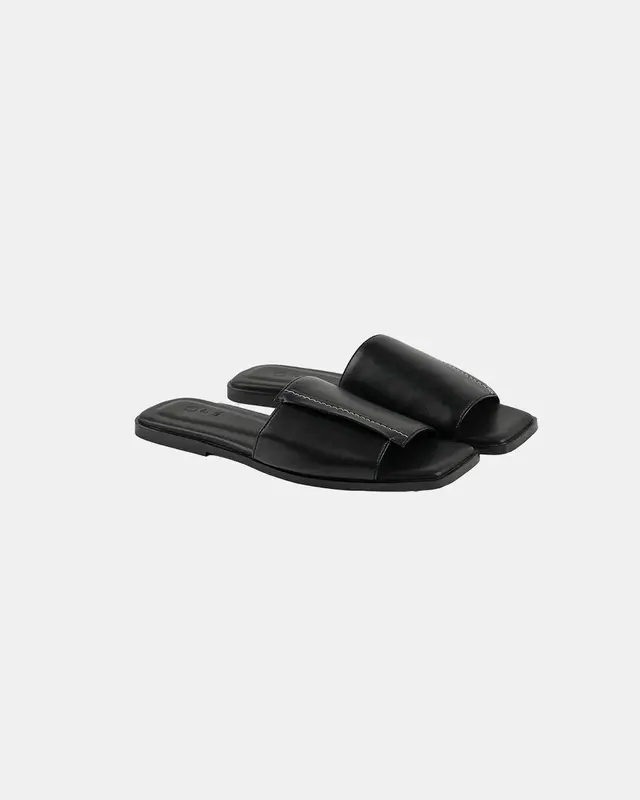 ?? Peddle Corn leather Sandal | Color: white | Size: EU40