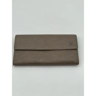 Pre-owned LOUIS VUITTON EPi small leather goods PRELOVED Taupe Leather Sarah Wallet. 8MQJY89 111924 H