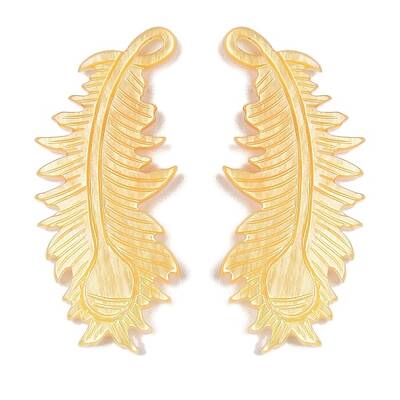 Natural Yellow Shell Carved Pendants