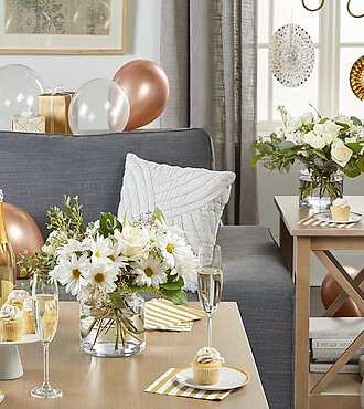 On One Knee Bouquet Set