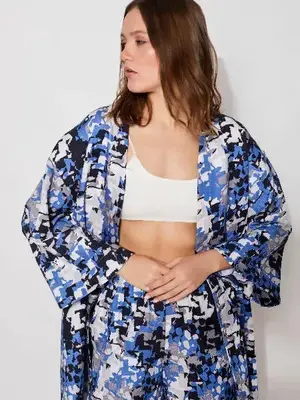 Oasis Printed Kimono Robe | Size: 34 | Color: Blue Black