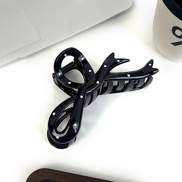 Plastic Claw Hair Clips