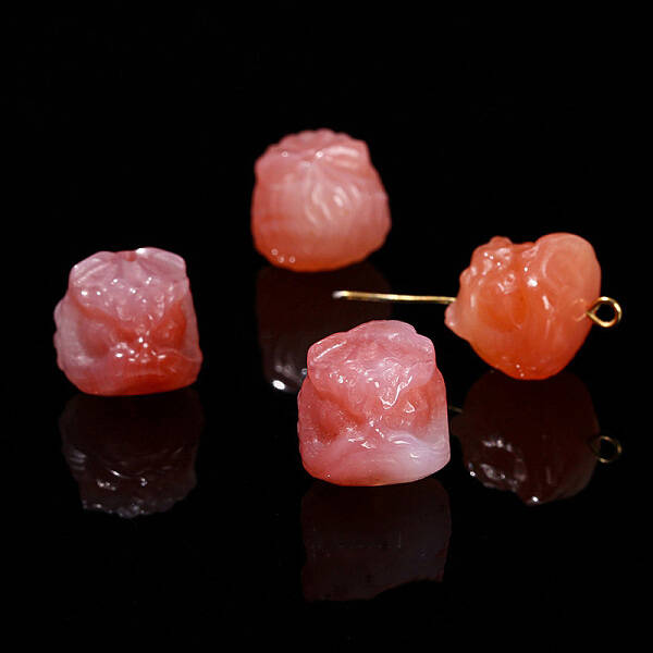 Natural YanYuan Agate Carved Beads