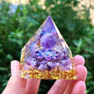 Resin Pyramid Tower Ornaments