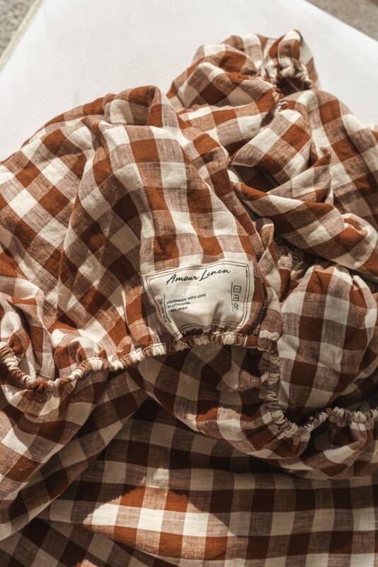 Linen fitted sheet in Mocha Gingham | Size: US Full / Double