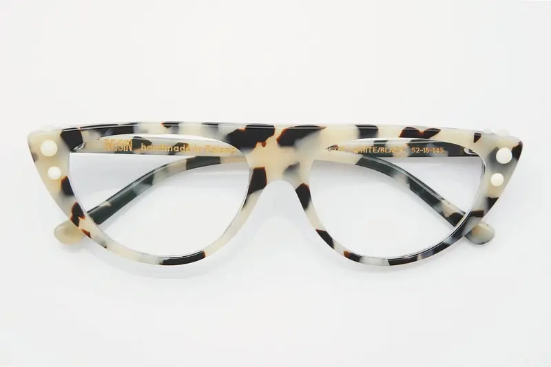 METIS | Color: Black