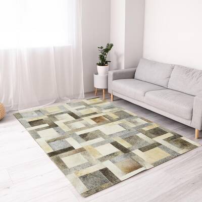 Beige & Grey Cowhide Geometric Pattern Rug