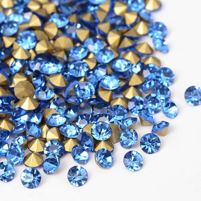 Back Plated Grade A Diamond Glass Pointed Rhinestone