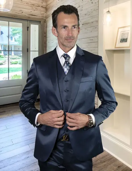 Men's Sharkskin 3-Piece Suit: Unique Fashion Statement