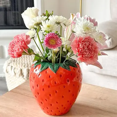 Decorating Strawberry Shaped Vase, Vintage Fruit Design Decorative Ceramic Bouquet Vase, High Grade Decorative Flower Vase fo...