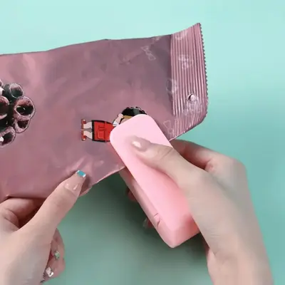 Portable Vacuum Sealer, Essential Small Heat Sealing Machine for Food, Household Food Sealer Machine for Home Kitchen Use