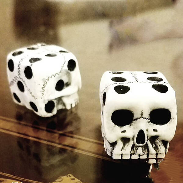Resin Skull Dices