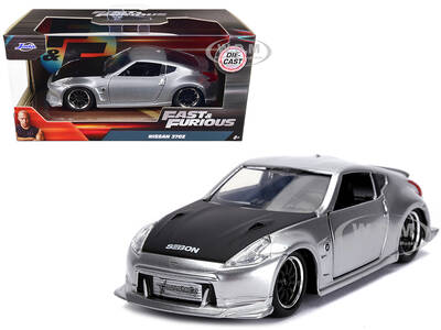 Nissan 370Z Silver with Black Hood \