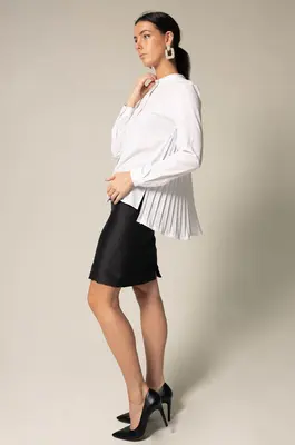 Stylish Pleated Blouse in White | Size: M | Color: white