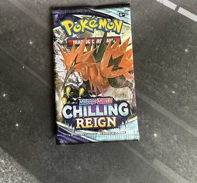 Pokemon Chilling Reign Trading Card Pack