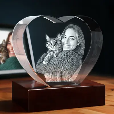 3D Memory Crystal™ - Tabletop - Heart - Pet Lovers-4K HD / Medium