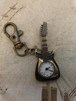 Men's Vintage Style Guitar Shaped Design Quartz Watch, Casual Trendy Analog Watch As Gifts, Fashionable Keychain & Bag Charm ...