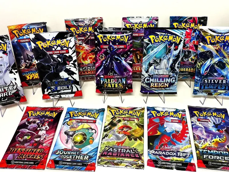 Pokémon Trading Card Game Scarlet & Violet Pack - Includes 10 Additional Game Cards - Official Pokémon Collectible Cards