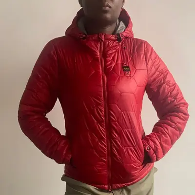 Blauer Puffer - Large Red Nylon