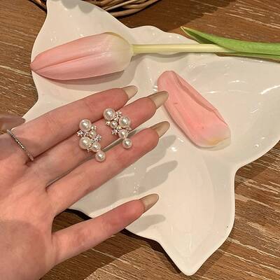 Star Alloy Rhinestone Stud Earrings