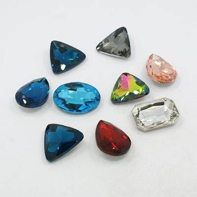 Glass Pointed Back Rhinestone