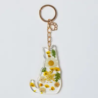 Real Flowers Glamorous Pet Keychain - White - Cat