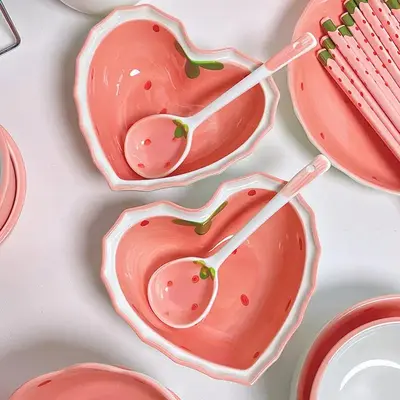 Heart-shaped Ceramic Bowl with Spoon, Creative Strawberry Pattern Bowl & Spoon, Durable Tableware for Kitchen, Household Dini...