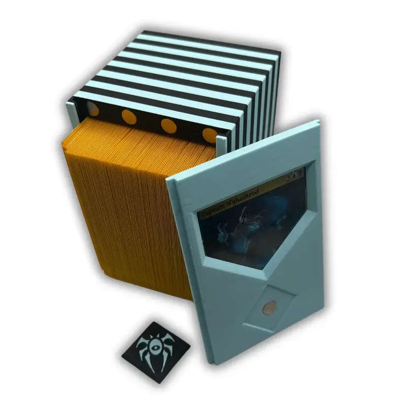 CommandView Badged: 3D Printed Magnetic MTG Commander Deck Box with Magnetic Badge