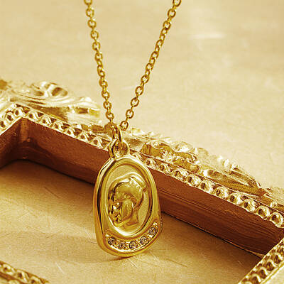 Elegant Vintage Stainless Steel Portrait Pendant Necklace for Women.