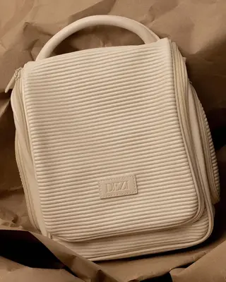 Dezi Skin Pack It All Multi-Purpose Hanging Travel Bag