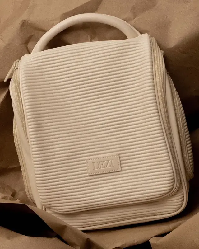 Dezi Skin Pack It All Multi-Purpose Hanging Travel Bag