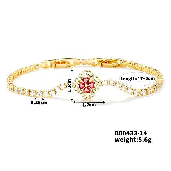 Elegant Four-Leaf Clover Zircon Bracelet for Everyday Western Style.
