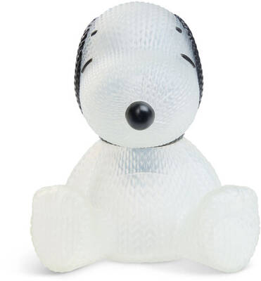 Peanuts - Snoopy Translucent Limited Edition Vinyl Figure