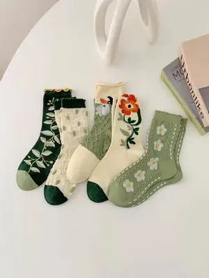 Women's Vintage Floral Print Crew Socks, Fashion Casual Elegant Comfy Breathable Socks, Women Socks for All Seasons Daily We...