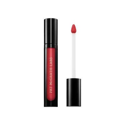 LiquiLUST™: Legendary Wear Lipstick. Weightless longwear lip colour.