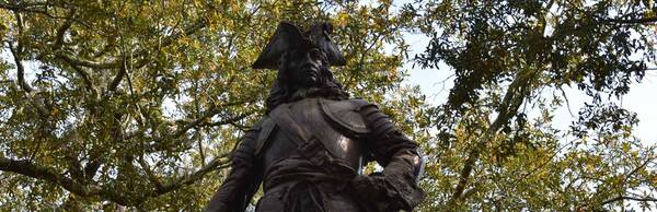 A Walk through Historic Savannah: Johnson Square to Independent Presbyterian