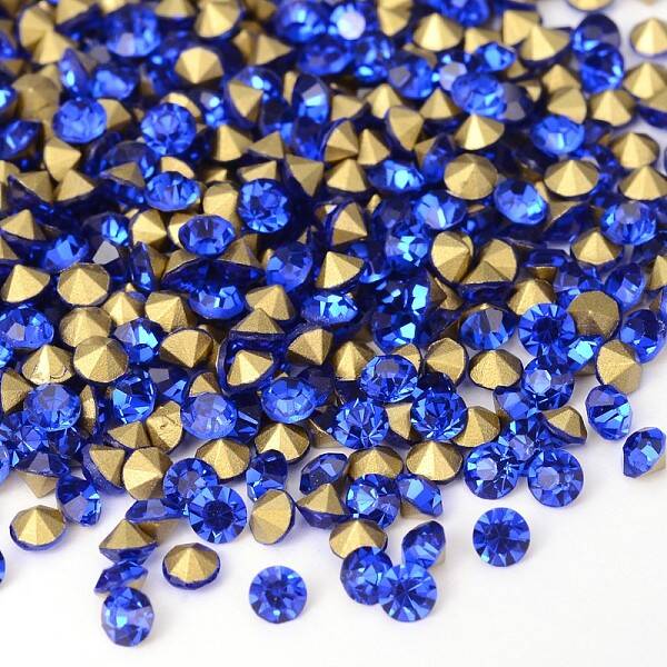 Back Plated Grade A Diamond Glass Pointed Rhinestone