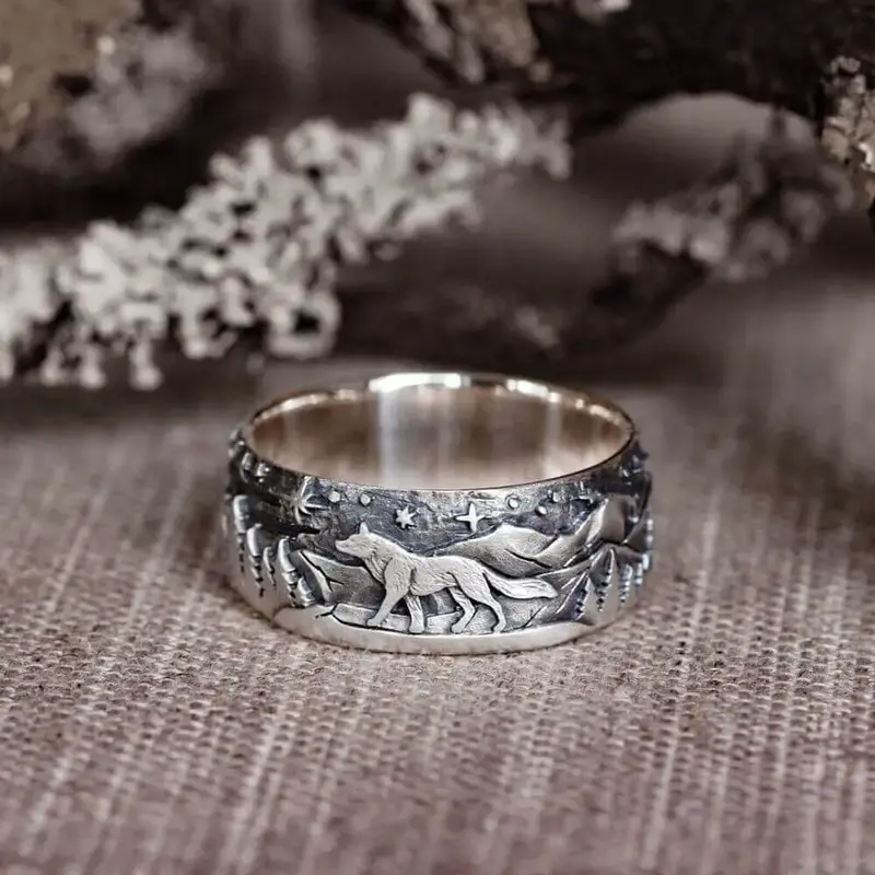 GTHIC Alloy Loyal Wolf Pattern Embossed Couple Rings Engagement Rings for Men Women Anniversary Valentine's Day Gift