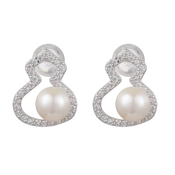 Natural Pearl Ear Studs