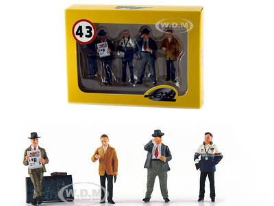 Four Team Managers Set of 4 Figurines for 1/43 Diecast Model Cars by Le Mans Miniatures
