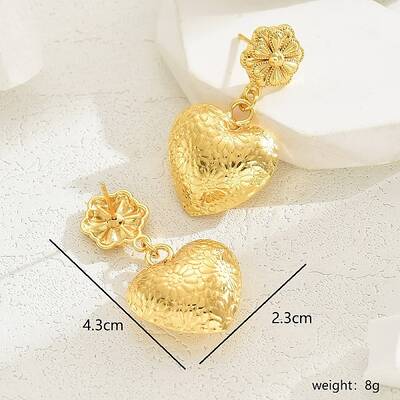 Luxurious Gold Earrings with Elegant Star and Heart Design