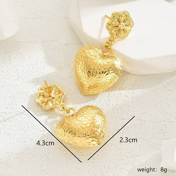 Luxurious Gold Earrings with Elegant Star and Heart Design