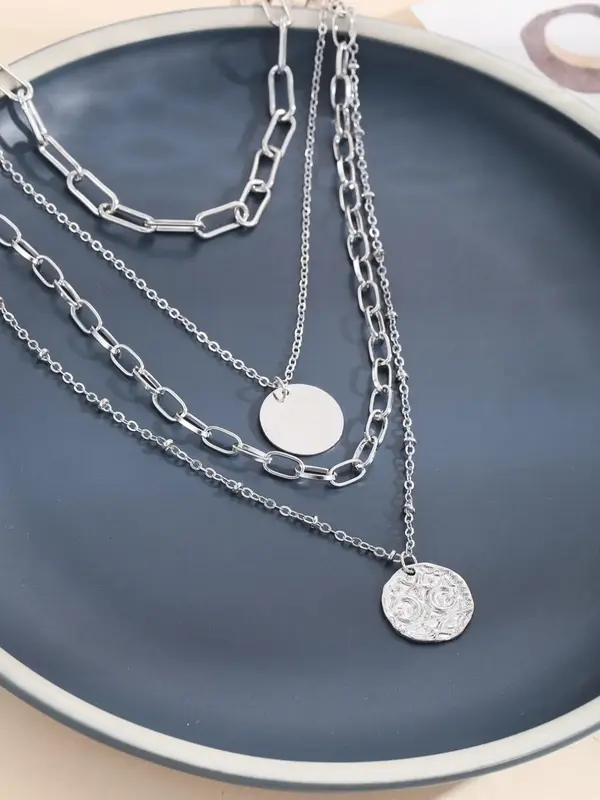1 Piece Round Charm Chain Layered Necklace, Punk Street Hip Hop Texture Metal Disc Pendant Alloy Necklace, Unisex