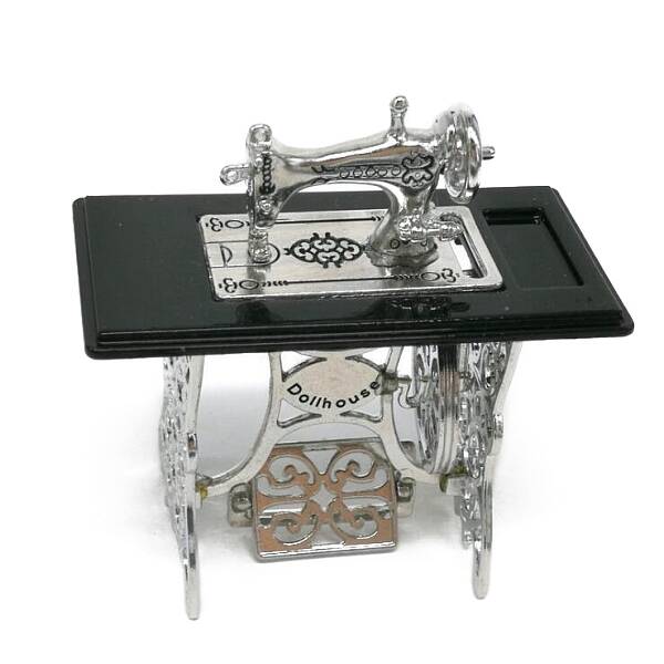 Retro Alloy Mini Sewing Machine