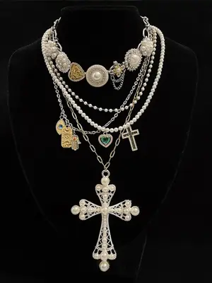 Faux Pearl & Rhinestone Decorated Cross Pendant Necklace, Fashion Jewelry for Party, Daily Clothing Decor, Trendy All-match &...