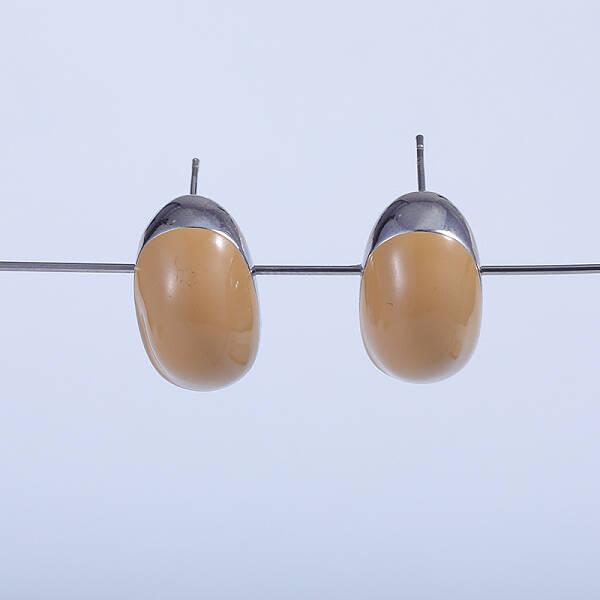 Camel-colored Oval Brass Stud Earrings