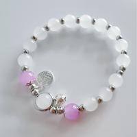 FMIDKOU Elegant White Bead Bracelet with Pink & Silver Accents