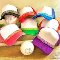CHECKERED Color Style Acrylic Hat Chains For Trucker And Other Caps And Hats